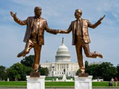 Mais de um milhão de documentos relacionados a Epstein descobertos; lançamento atrasado Mais de um milhão de documentos relacionados a Epstein descobertos; lançamento atrasado