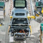 Mais populares: indústria automotiva atingida pela tempestade, motocicletas raras desaparecem e o destino do VW ID Buzz