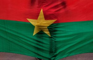 Mali e Burkina Faso proíbem cidadãos dos EUA em resposta às proibições de viagens de Trump Mali e Burkina Faso proíbem cidadãos dos EUA em resposta às proibições de viagens de Trump