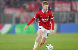 Man United sabe como vencer o Real Madrid para acordo com Kees Smit depois que AZ Alkmaar rejeitou ofertas Adam Wharton jogando contra a Albânia pela Inglaterra.