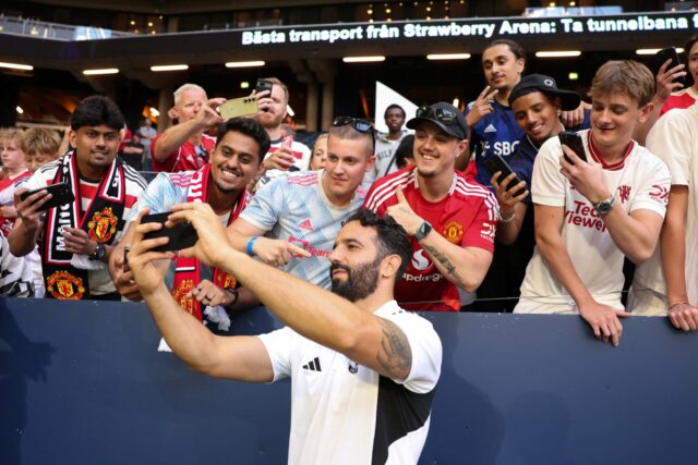 Man Utd considera amistoso de pré-temporada contra o Wrexham na Manchester United e Leeds na Escandinávia