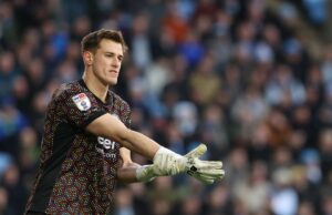 Man Utd e Bristol City tomam decisão sobre Radek Vitek com goleiro afastado até fevereiro Radek Vitek jogando pelo Bristol City