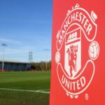Manchester United contrata Sócrates, talento da academia fecha acordo após testes com Arsenal e Tottenham