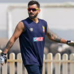 Marco Virat: Kohli a uma corrida de 16.000 corridas da Lista A