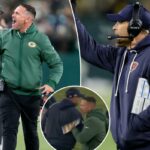 O técnico do Chicago Bears, Ben Johnson, reage.