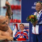 Medalhista de ouro paraolímpico Gareth Duke, 39, pego por caçadores de predadores depois de pedir a uma 'garota' de 14 anos que se despisse para ele