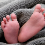 Médicos de Pune salvam a vida de um bebê de 550 gramas que lutou durante 100 dias na UTIN