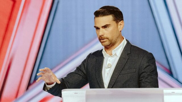 Megyn Kelly diz que está 'envergonhada' por Bari Weiss e Megyn Kelly diz que está 'envergonhada' por Bari Weiss e Ben Shapiro após seu discurso decisivo nos EUA divide a direita | Vídeo