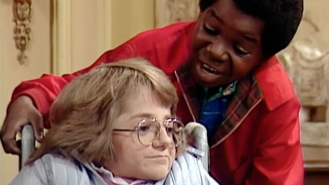 Melanie Watson, atriz de 'Diff'rent Strokes', morre aos 57 anos Melanie Watson, atriz de 'Diff'rent Strokes', morre aos 57 anos