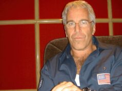 Meninas de até 14 anos recrutadas para massagens sexuais, revela segundo lote de arquivos de Epstein A casa de Jeffrey Epstein em Palm Beach, Flórida.