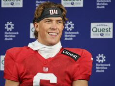 Mensagem de Jaxson Dart aos veteranos sobre o futuro dos Giants O quarterback do Giants, Jaxson Dart, conversa com repórteres no início deste mês.