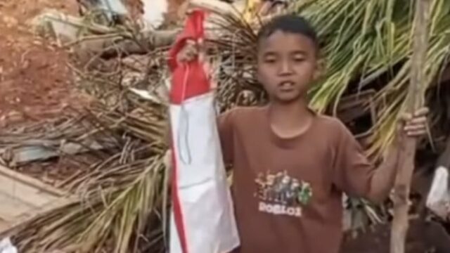 Mensagem viral abala o menino da vítima da enchente: tudo pode ser destruído, mas o vermelho e o branco devem continuar voando
