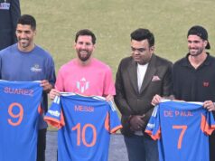 Messi encerra o GOAT India Tour de três dias com etapa de Delhi com crianças e fãs lightbox-info