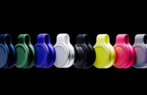 Meta adquire inicialização de dispositivo AI Limitless 8 Limitless pendants in various colors