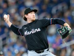 Mets contrata Mike Baumann para adicionar profundidade de arremesso Mike Baumann com os Marlins em 2024.