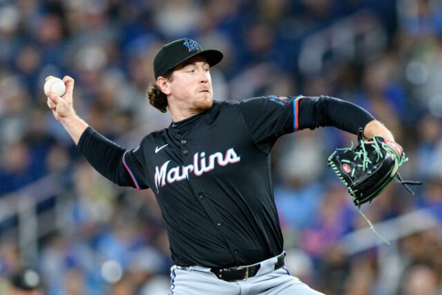 Mike Baumann com os Marlins em 2024.