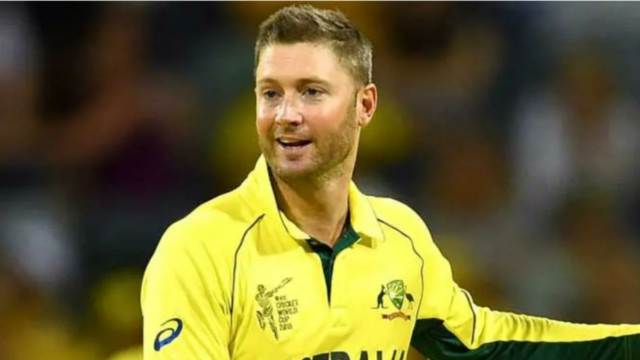 Michael Clarke fala sobre o retorno de Usman Khawaja para o confronto de Adelaide
