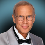 Dwayne Johnson segura o cinturão do campeonato em