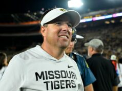 Michigan envolvido em negociações com três grandes treinadores: relatório Missouri head coach Eli Drinkwitz