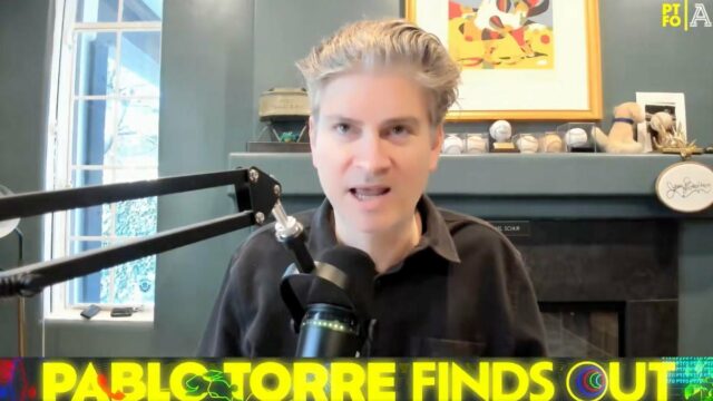 Mike Schur explica por que qualquer fusão da Warner Bros. Mike Schur explica por que qualquer fusão da Warner Bros. Discovery é 'ruim para todos', incluindo os consumidores | Vídeo