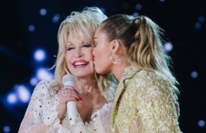 Miley Cyrus dá atualizações sobre a madrinha Dolly Parton em meio a problemas de saúde Dolly Parton compartilha mensagem de gratidão no Dia de Ação de Graças de 2025, após problemas de saúde