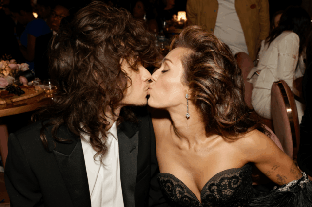 Miley Cyrus está noiva, três celebridades abordam rumores de separação | Bomba de amor
