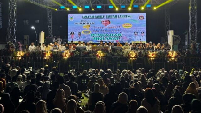 Milhares de congregantes assistem à recitação de Gus Ikhdam, Regente de East Lampung: A importância de manter a unidade
