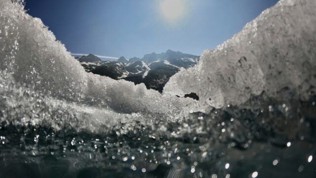 Milhares de geleiras derreterão todos os anos até meados do século, segundo estudo

