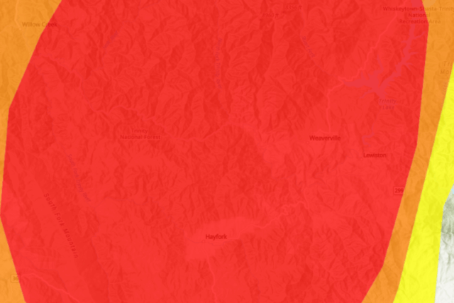 Milhares de pessoas são aconselhadas a ficar em casa na Califórnia
