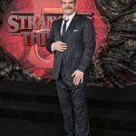 David Harbour não estará mais presente em um evento de Stranger Things esta noite após uma suposta confusão; fotografado no mês passado