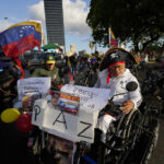 Motociclistas piratas cruzam Caracas para protestar contra Trump