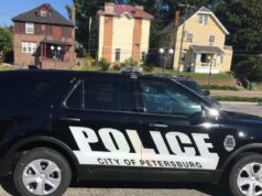 Motorista que supostamente atropelou policial no posto de controle de Petersburgo é preso Motorista que supostamente atropelou policial no posto de controle de Petersburgo é preso