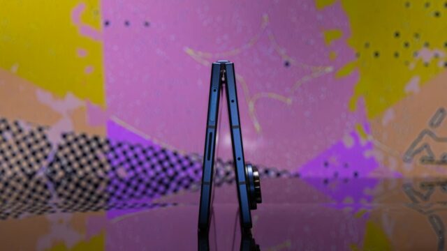 Motorola pode anunciar um telefone dobrável estilo livro na CES Motorola pode anunciar um telefone dobrável estilo livro na CES 2026