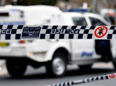 Mulher criticada após ser atropelada em suposto ataque de violência doméstica O motorista foi preso e levado à delegacia de Parramatta, onde foi acusado de duas acusações de relação sexual sem consentimento.