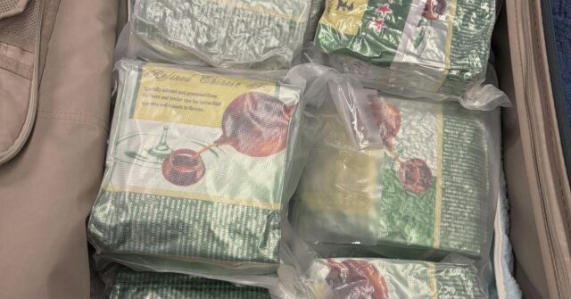 Mulher de Sydney, 40 anos, supostamente tentou contrabandear US$ 13 milhões em metanfetamina rotulada como chá
