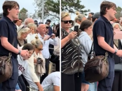 Multidão em momento emocionante canta ‘I am Australian’ na vigília de Bondi Beach Multidão em momento emocionante canta 'I am Australian' na vigília de Bondi Beach