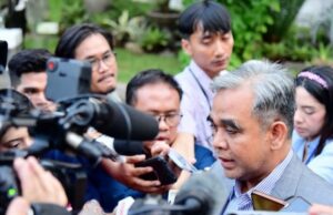 Muzani afirma que Prabowo já conhece a causa das inundações e deslizamentos de terra em Sumatra e menciona a extração ilegal de madeira Muzani afirma que Prabowo já conhece a causa das inundações e deslizamentos de terra em Sumatra e menciona a extração ilegal de madeira