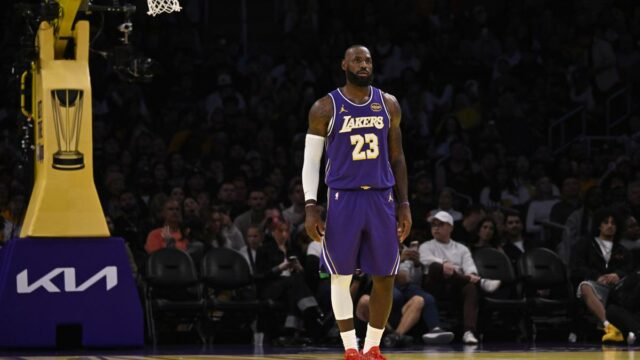 NBA: Por que LeBron James não está jogando a partida Lakers x Pelicans?
