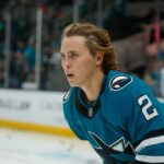 NHL agirá após alguns jogadores de Sharks e Senators violarem a regra do capacete