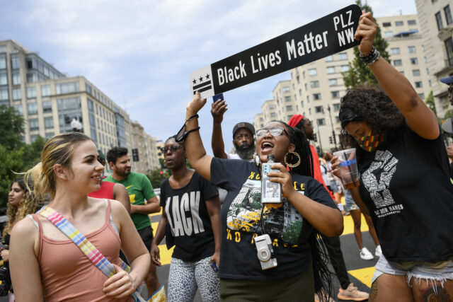 Nancy Mace mostra que pode ser muito mais do que A deputada Nancy Mace, RS.C., toma seu assento no Comitê de Supervisão e Responsabilidade da Câmara durante uma reunião organizacional para o 118º Congresso, no Capitólio em Washington, terça-feira, 31 de janeiro de 2023. (AP Photo/J. Scott Applewhite)