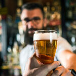 'Não estamos recuando': proprietário do Pro-ICE Idaho Saloon, implacável com ameaças violentas