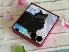 Não preferi o Samsung Galaxy Z Flip 7 no lançamento, mas vou levar um de graça Dobradiça do Galaxy Z Flip 7 exibida contra a neve