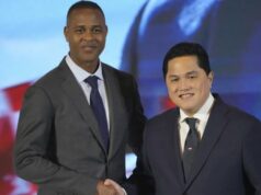 Natal de 2025, exatamente um ano atrás, Erick Thohir entrevistou Patrick Kluivert para se tornar técnico da seleção da Indonésia Natal de 2025, exatamente um ano atrás, Erick Thohir entrevistou Patrick Kluivert para se tornar técnico da seleção da Indonésia