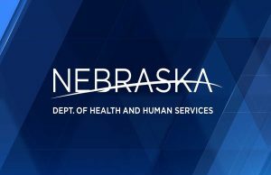 Nebraska arrecada US$ 200 mil em pensão alimentícia proveniente de ganhos em jogos de azar O logotipo do Departamento de Saúde e Serviços Humanos de Nebraska (DHHS). Nebraska arrecada US$ 200 mil em pensão alimentícia proveniente de ganhos em jogos de azar