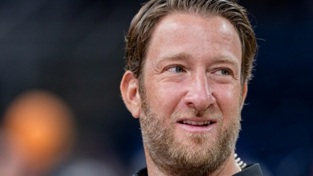 Netflix assina acordo com Barstool Sports de Dave Portnoy para Netflix assina acordo com Barstool Sports de Dave Portnoy para direitos exclusivos de vídeo para três podcasts