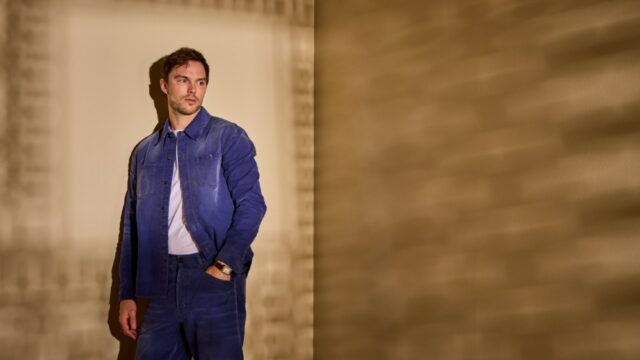 Nicholas Hoult sobre o próximo filme de Tom Ford, querer estrelar um filme de faroeste ou de corrida e andar de kart com seu filho
