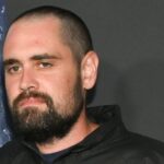 Nick Reiner faz primeira aparição no tribunal sob a acusação de assassinato dos pais Rob e Michele Reiner