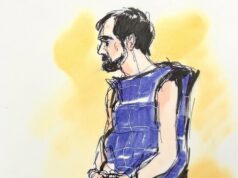 Nick Reiner usa colete de prevenção ao suicídio e parece descontente em esboço do tribunal Rob Reiner e Nick Reiner sobre o vício em drogas