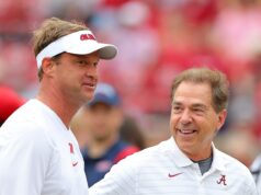 Nick Saban sob destaque após comentário de Lane Kiffin na coletiva de imprensa Lane Kiffin, Nick Saban
