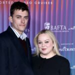 Todas as vezes que as estrelas de Bridgerton, Nicola Coughlan e Luke Newton, chegam ao tapete vermelho juntos